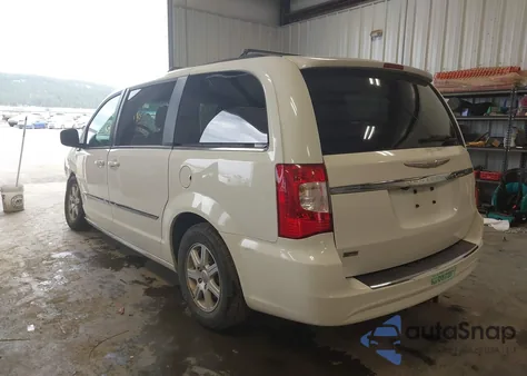 2013 Chrysler Town & Country Touring from USA, damaged, VIN 2C4RC1BG3DR657630